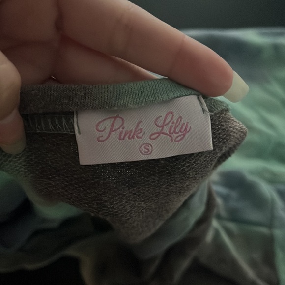 Pink Lily Tie-Dye Tee Long-Sleeve, Size Small, Colors Black, Green, Yellow, Blue - Picture 4 of 4